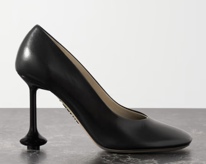 LOEWE
Toy leather pumps